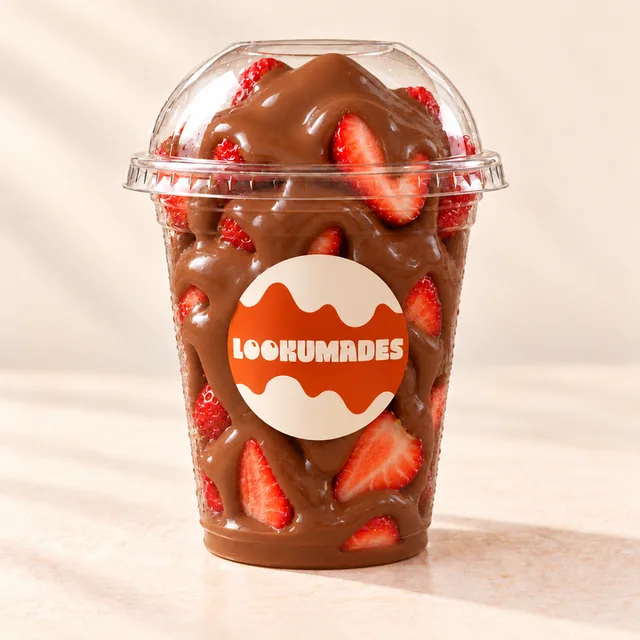 Fresh Strawberries with Sauce